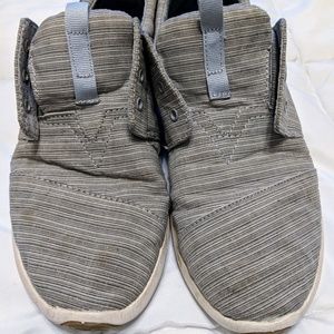 TOMS Shoes Sneakers